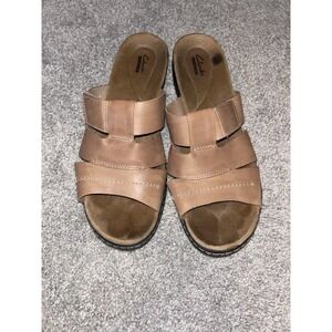Clark's womens Brown Slip On‎ Leather Cushion sandals size 11 m